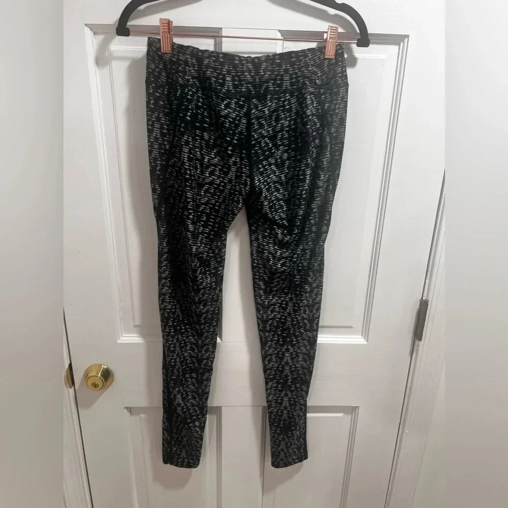 The North Face women’s size small pulse tight leggings Kokomo black​ - Picture 4 of 4